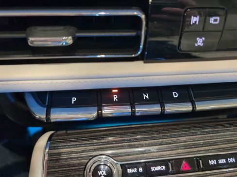 Used 2023 Lincoln Aviator Black Label image 16