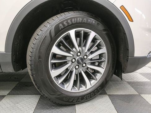 Used 2023 Lincoln Nautilus AWD w/ Premium Package image 16