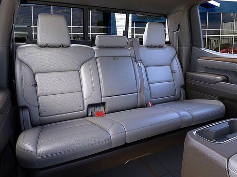 Used 2026 GMC Sierra 1500 SLT image 17