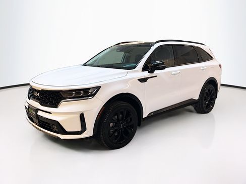 Used 2023 Kia Sorento SX image 3