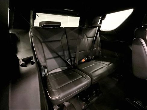 Used 2023 Chevrolet Tahoe Premier AWD/4WD image 33