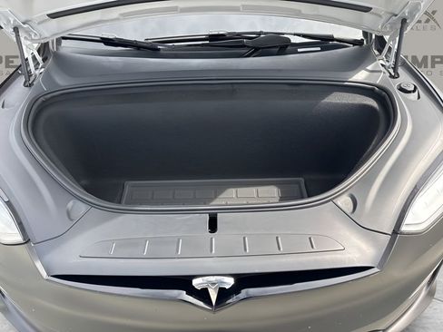 Used 2022 Tesla Model X Plaid image 38