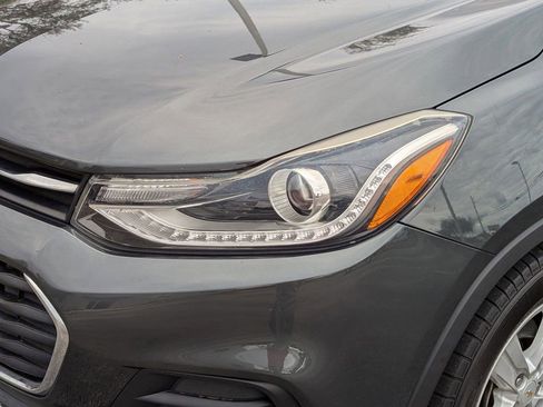 Used 2017 Chevrolet Trax LT w/ LT Convenience Package image 13