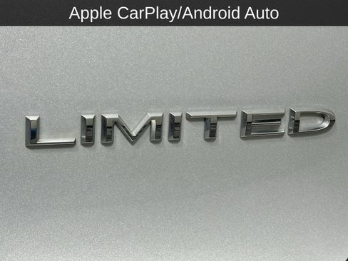 Used 2024 Chrysler Pacifica Limited FWD image 13