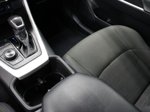 Used 2022 Toyota RAV4 SE w/ Convenience Package AWD/4WD image 17