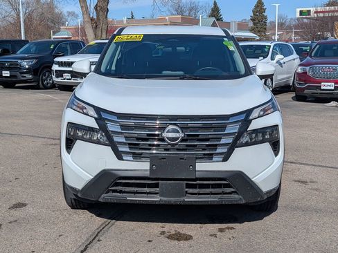 Used 2025 Nissan Rogue SV image 2