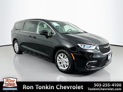 Used 2024 Chrysler Pacifica Touring-L