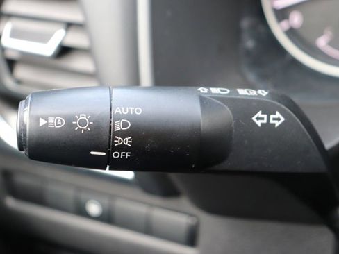 Used 2023 Nissan Rogue SV image 22