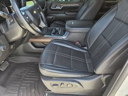 Used 2024 Chevrolet Silverado 2500 High Country w/ Technology Package AWD/4WD image 11