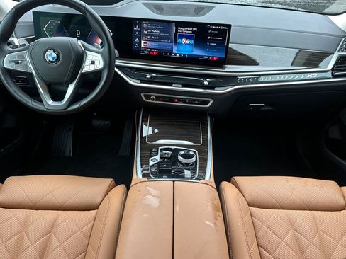 Certified 2025 BMW X7 xDrive40i image 17