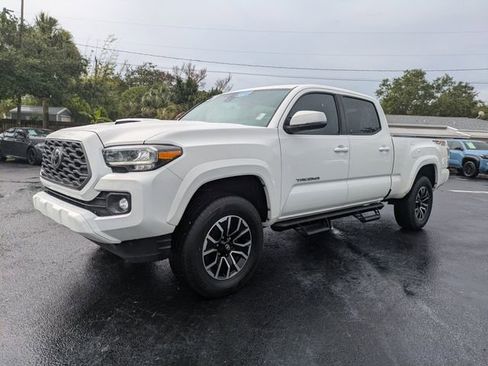 Used 2021 Toyota Tacoma TRD Sport w/ TRD Premium Sport Package AWD/4WD image 8