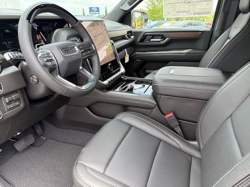 New 2026 GMC Yukon Denali w/ Denali Reserve Package AWD/4WD image 16