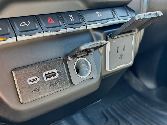 Used 2024 Chevrolet Silverado 2500 Custom w/ Custom Value Package AWD/4WD image 32