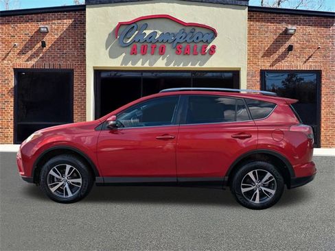 Used 2016 Toyota RAV4 XLE image 8