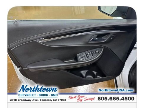 Used 2017 Chevrolet Impala LT image 10