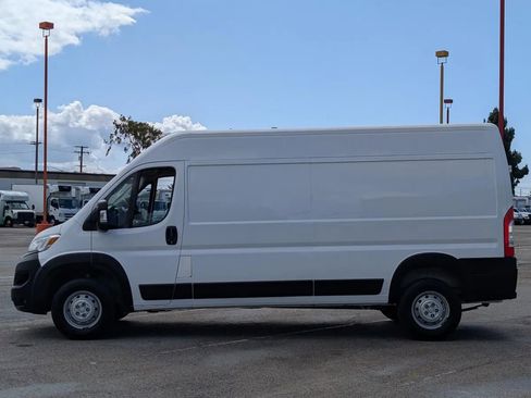 Used 2023 RAM ProMaster 2500 FWD image 2