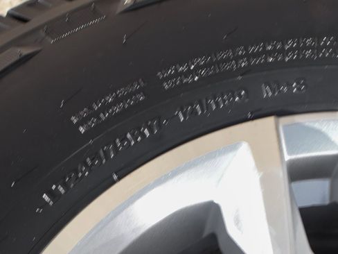 Used 2023 Chevrolet Silverado 2500 LT w/ Convenience Package image 45