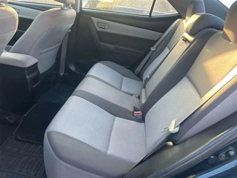 Used 2018 Toyota Corolla LE FWD image 11