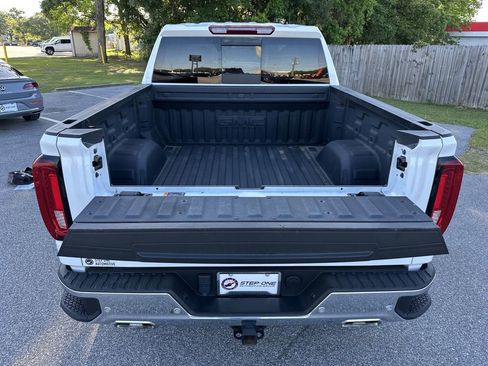 Certified 2022 GMC Sierra 1500 SLT w/ SLT Premium Plus Package AWD/4WD image 39