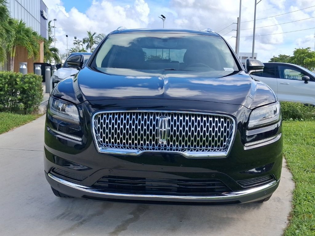 Used 2023 Lincoln Nautilus Reserve FWD image 2