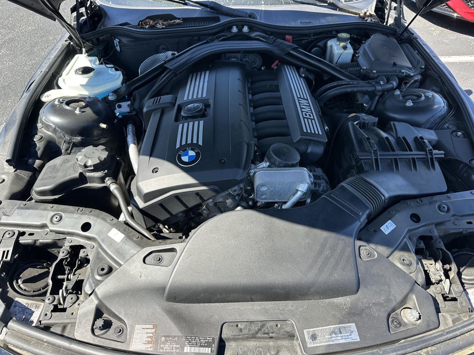 Used 2011 BMW Z4 sDrive30i RWD image 31