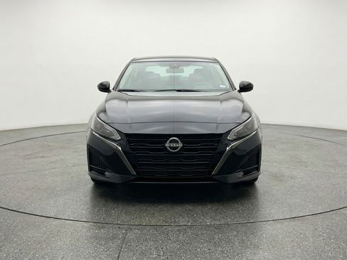 Used 2025 Nissan Altima 2.5 SV image 2