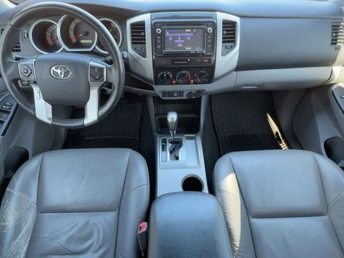 Used 2015 Toyota Tacoma PreRunner image 12