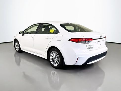 Certified 2022 Toyota Corolla LE w/ LE Convenience Package FWD image 4