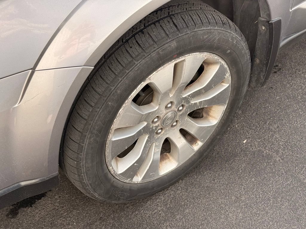 Used 2009 Subaru Outback 2.5i Limited AWD/4WD image 11
