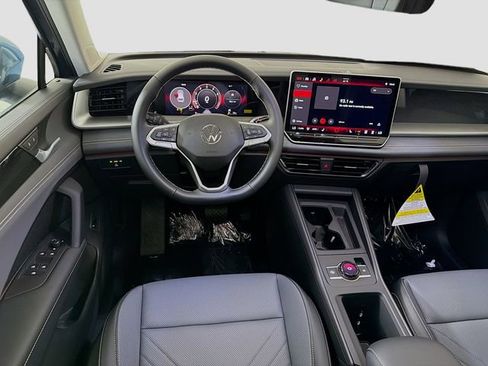 New 2026 Volkswagen Tiguan SE image 23