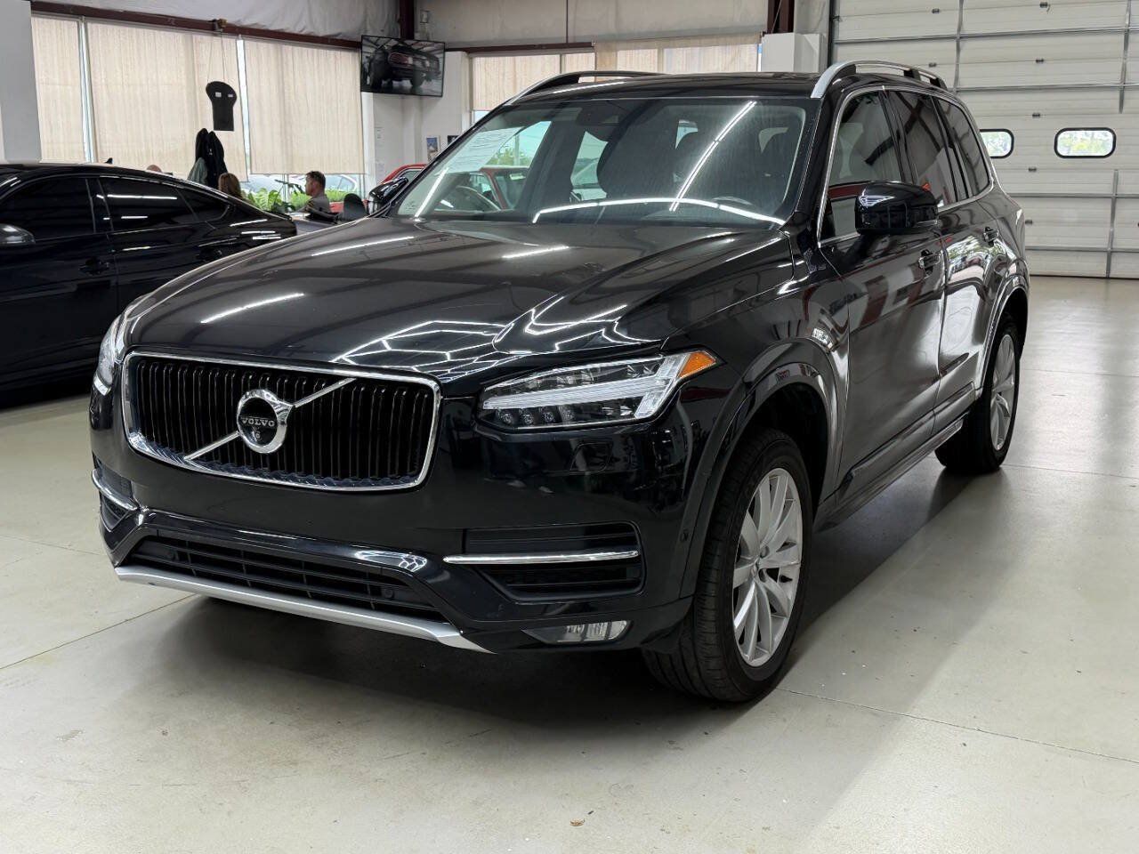 Used 2018 Volvo XC90 T6 Momentum w/ Convenience Package AWD/4WD image 5