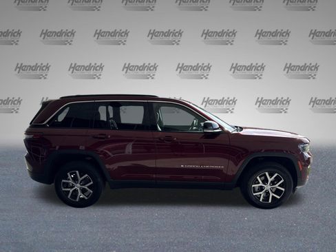 Used 2025 Jeep Grand Cherokee Limited AWD/4WD image 10