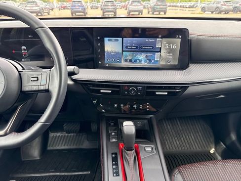 Certified 2025 Nissan Kicks SR FWD image 20