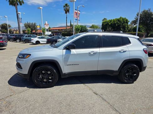 Used 2025 Jeep Compass Latitude AWD/4WD image 9