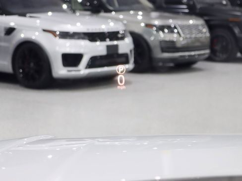 Used 2016 Land Rover Range Rover HSE image 18