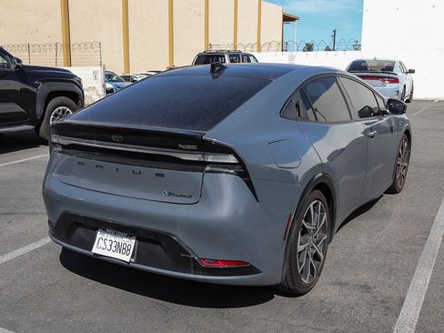 Used 2023 Toyota Prius Prime Premium image 9