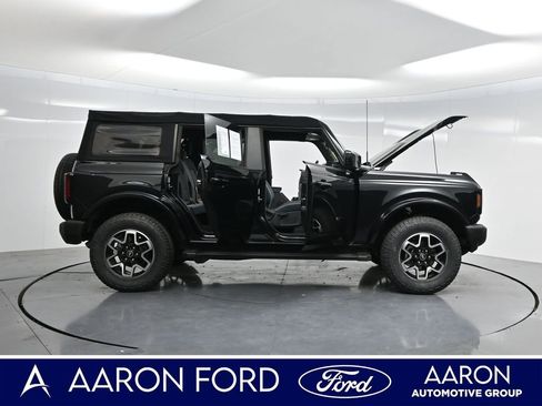 Used 2022 Ford Bronco Outer Banks image 4