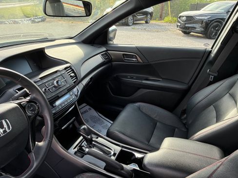 Used 2017 Honda Accord Sport Special Edition image 27