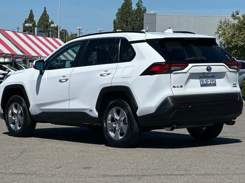 Used 2024 Toyota RAV4 XLE AWD/4WD image 7