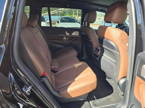 Used 2026 Mercedes-Benz GLS 450 4MATIC image 16