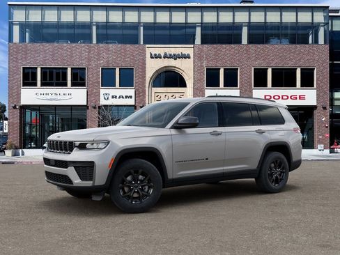 New 2026 Jeep Grand Cherokee L 4WD image 2