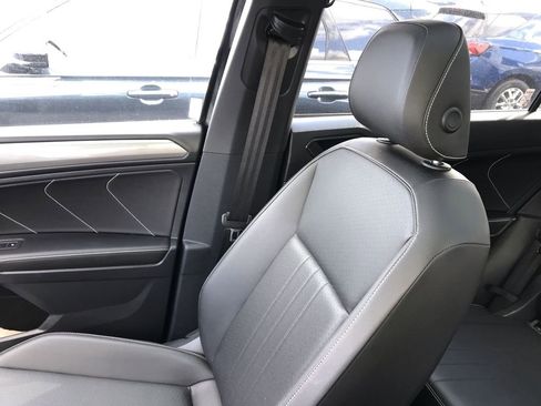 Used 2023 Volkswagen Tiguan SE R-Line image 23