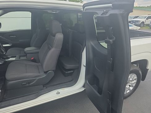 Used 2024 Nissan Frontier SV w/ SV Convenience Package AWD/4WD image 27