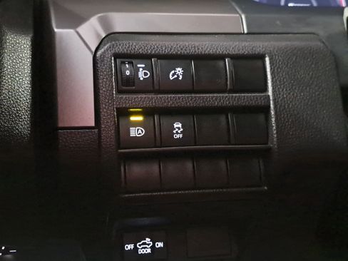 Used 2024 Toyota Tacoma TRD Off-Road image 29