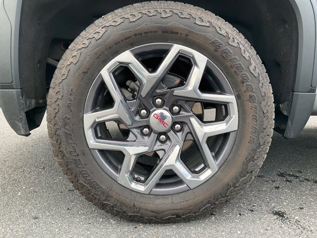 Used 2024 GMC Sierra 1500 SLT w/ SLT Premium Package AWD/4WD image 9