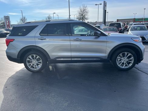 Used 2022 Ford Explorer Limited w/ Equipment Group 301A image 6