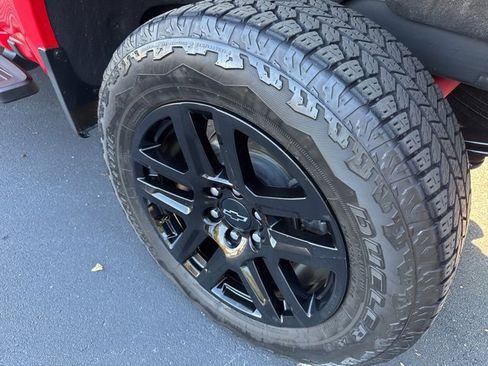 Used 2023 Chevrolet Silverado 1500 LT Trail Boss w/ Protection Package image 32