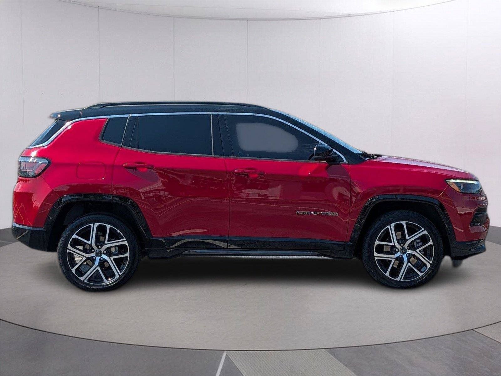 Used 2025 Jeep Compass Limited w/ Elite Group AWD/4WD image 6