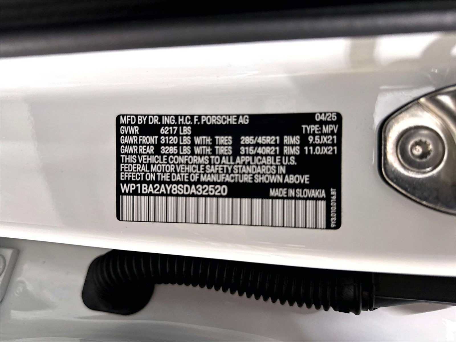 Used 2025 Porsche Cayenne Coupe AWD/4WD image 35