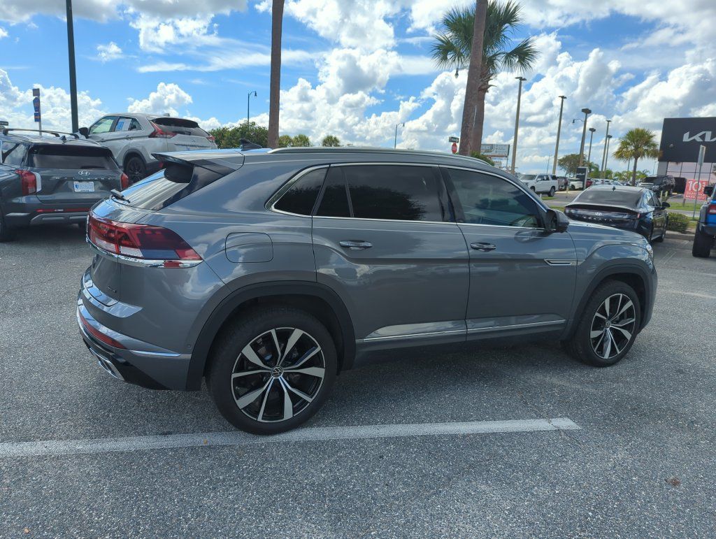 Used 2024 Volkswagen Atlas Cross Sport SEL Premium R-Line AWD/4WD image 5